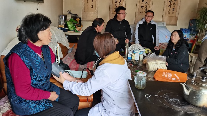 九九重陽(yáng)節(jié)，濃濃敬老情 ——集團(tuán)駐村工作隊(duì)開(kāi)展重陽(yáng)節(jié)走訪慰問(wèn)活動(dòng)